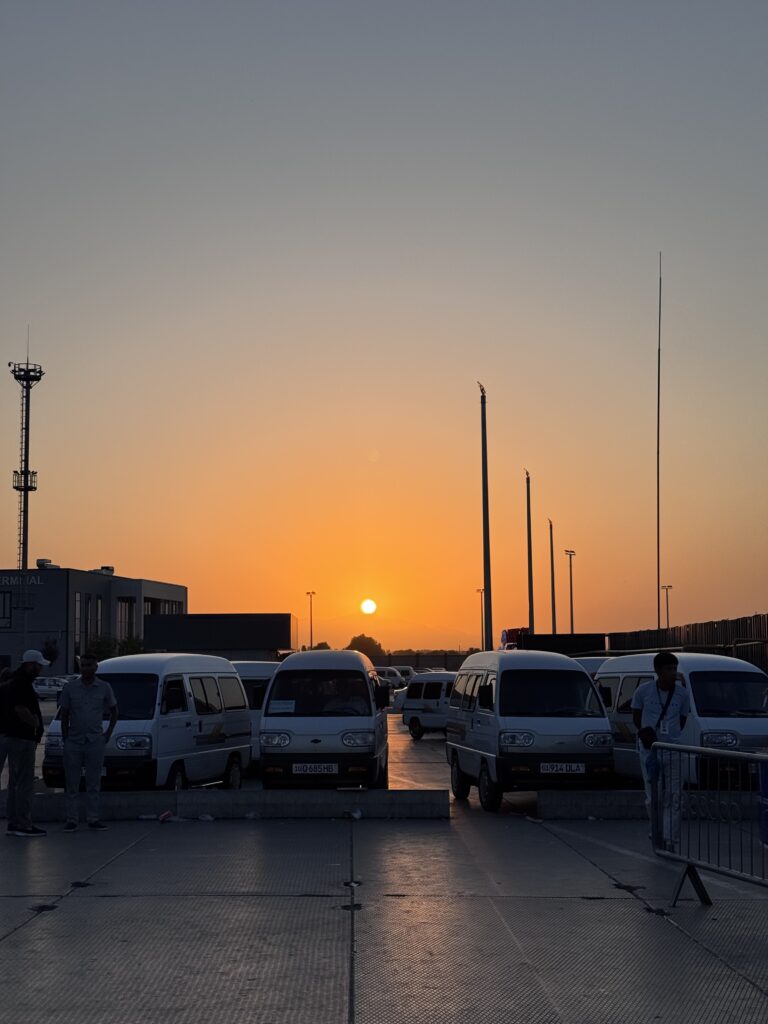 sunrise di Tashkent Central Bus Terminal
